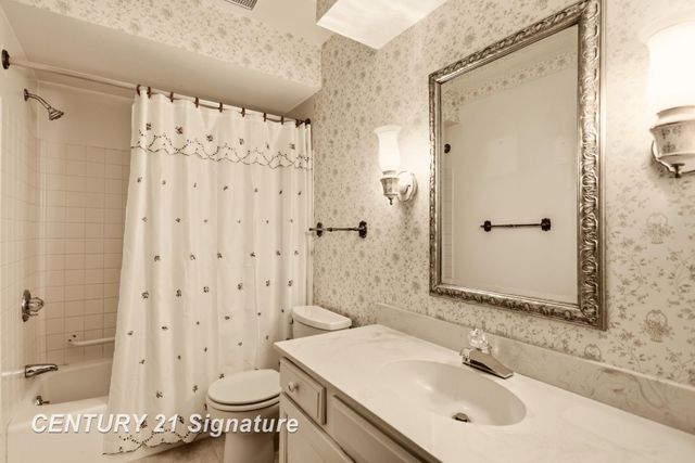 3198 Columbine Drive, Saginaw, MI 48603