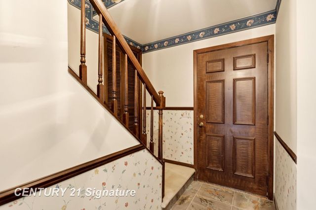 3198 Columbine Drive, Saginaw, MI 48603