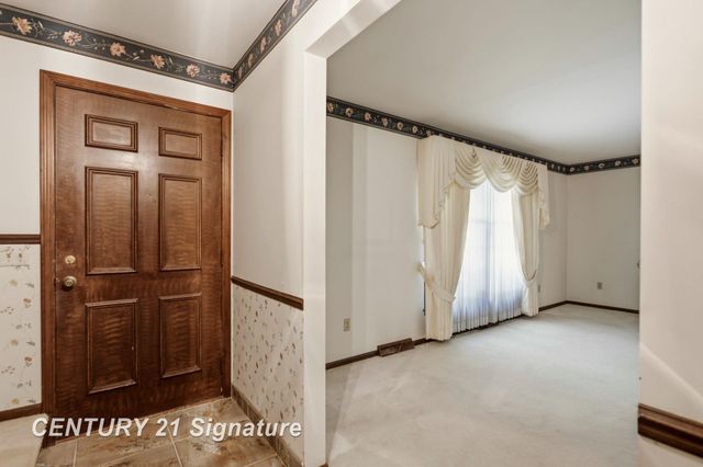3198 Columbine Drive, Saginaw, MI 48603