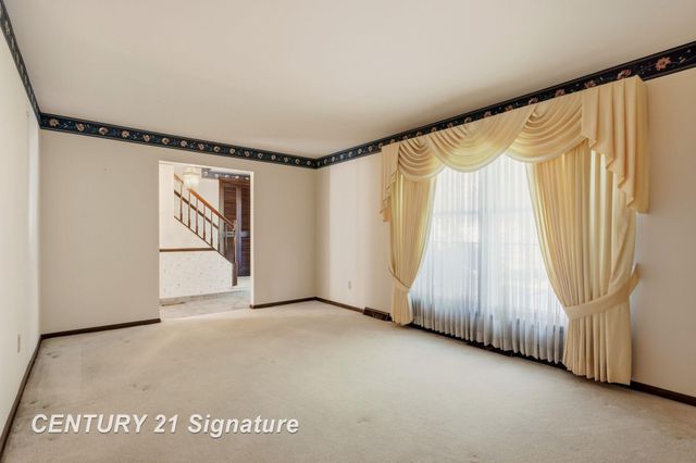 3198 Columbine Drive, Saginaw, MI 48603