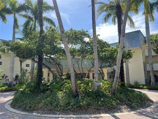 8950 SW 69th Ct 312, Pinecrest, FL 33156