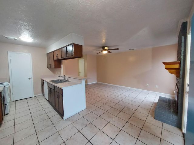 13433 Castilian Drive 1, Houston, TX 77015