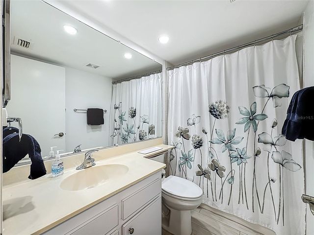 1623 PELICAN COVE ROAD BA124, Sarasota, FL 34231