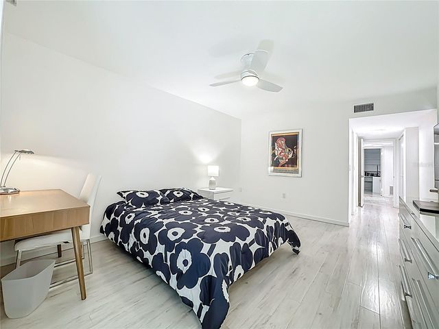 1623 PELICAN COVE ROAD BA124, Sarasota, FL 34231