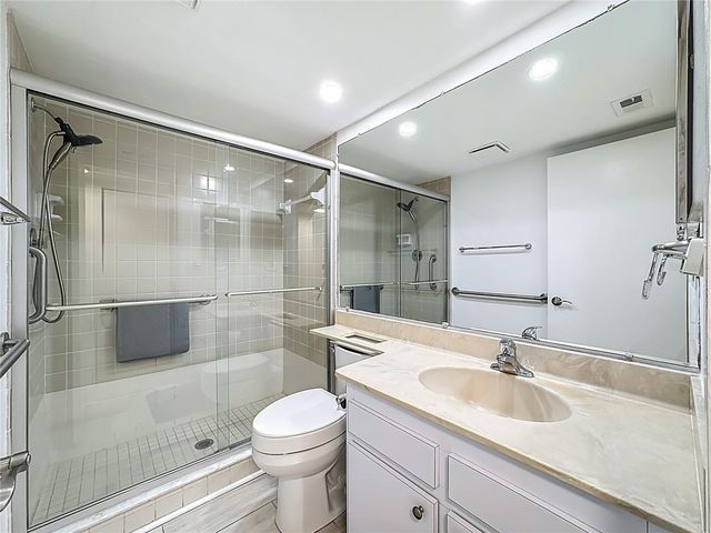 1623 PELICAN COVE ROAD BA124, Sarasota, FL 34231