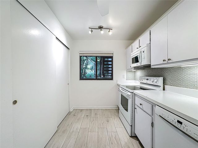 1623 PELICAN COVE ROAD BA124, Sarasota, FL 34231