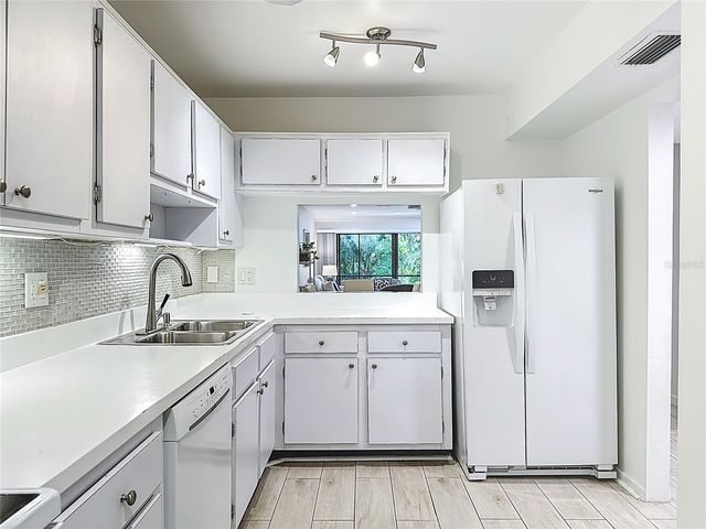 1623 PELICAN COVE ROAD BA124, Sarasota, FL 34231