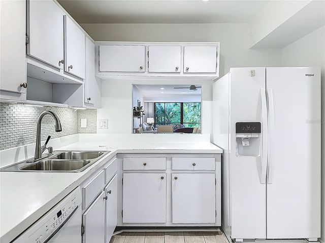 1623 PELICAN COVE ROAD BA124, Sarasota, FL 34231