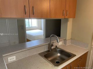 816 NW 11th St 704, Miami, FL 33136