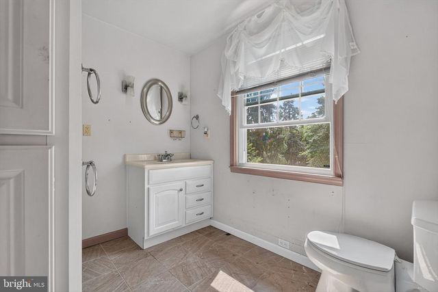511 THORNFIELD RD, Baltimore, MD 21229
