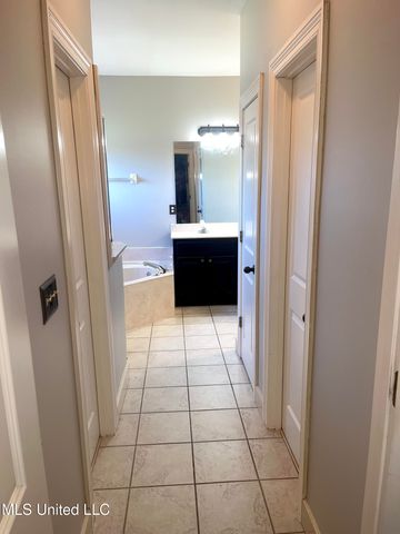 4896 Park North Drive, Olive Branch, MS 38654