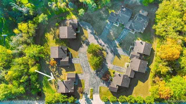 31441 Orchard Brook Court, Farmington Hills, MI 48336