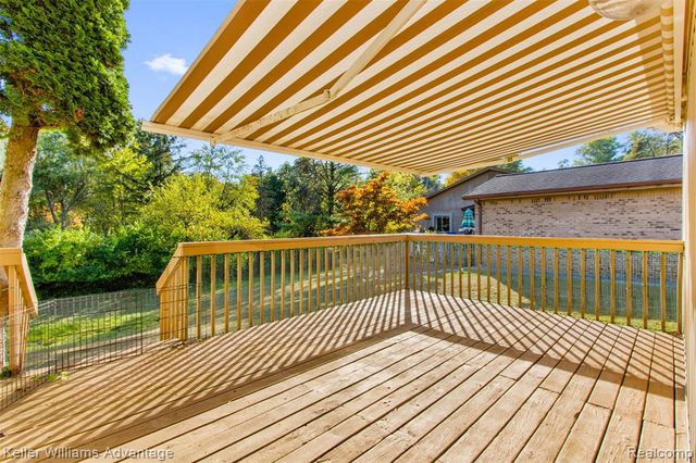 31441 Orchard Brook Court, Farmington Hills, MI 48336