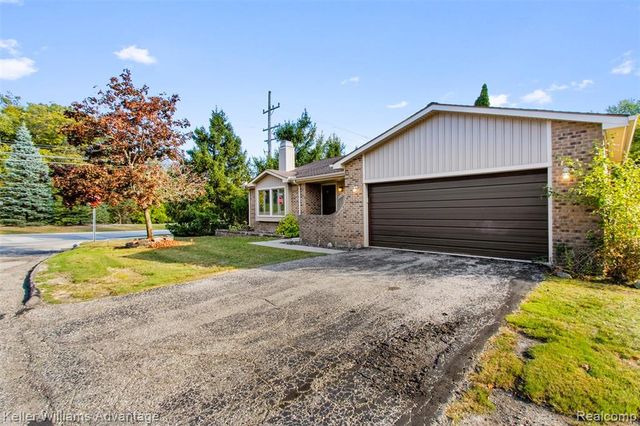 31441 Orchard Brook Court, Farmington Hills, MI 48336