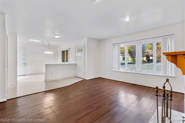 31441 Orchard Brook Court, Farmington Hills, MI 48336