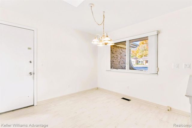 31441 Orchard Brook Court, Farmington Hills, MI 48336