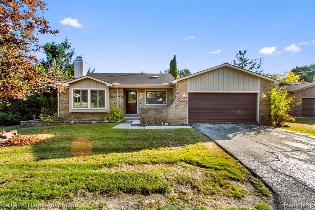 31441 Orchard Brook Court, Farmington Hills, MI 48336