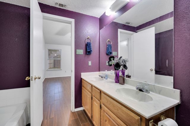 622 Lemon Drive, Arlington, TX 76018