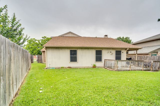 622 Lemon Drive, Arlington, TX 76018