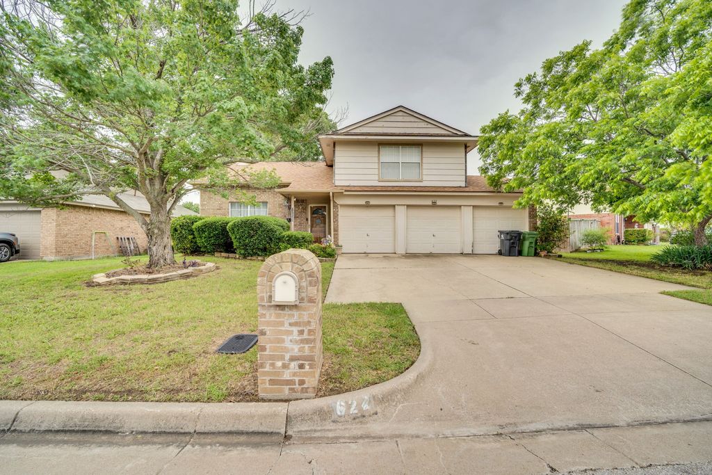 622 Lemon Drive, Arlington, TX 76018
