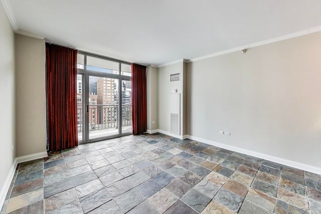 600 N DEARBORN Street 1006, Chicago, IL 60605