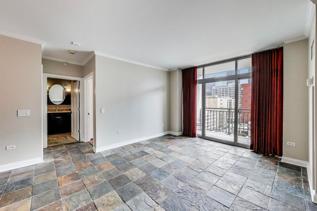 600 N DEARBORN Street 1006, Chicago, IL 60605