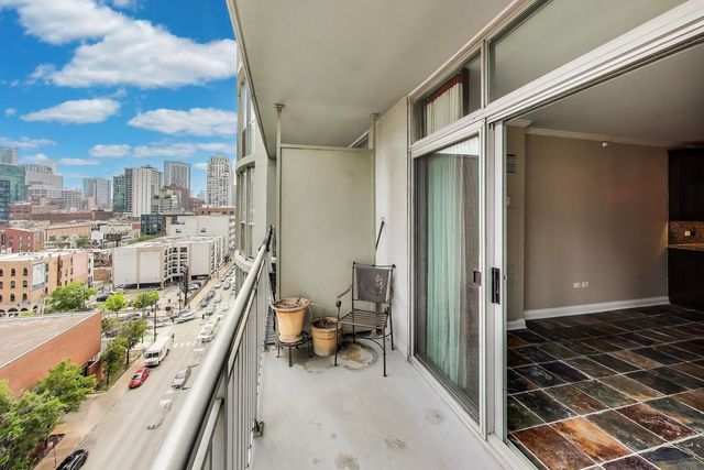 600 N DEARBORN Street 1006, Chicago, IL 60605
