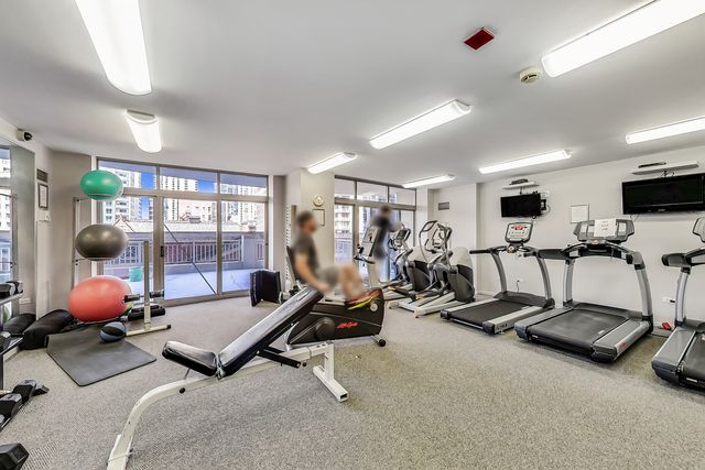 600 N DEARBORN Street 1006, Chicago, IL 60605