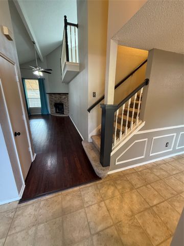 5501 Whisper Glen Drive, Arlington, TX 76017