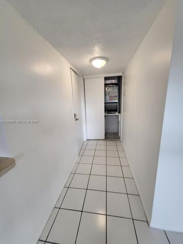 455 S Pine Island Road 410C, Plantation, FL 33324
