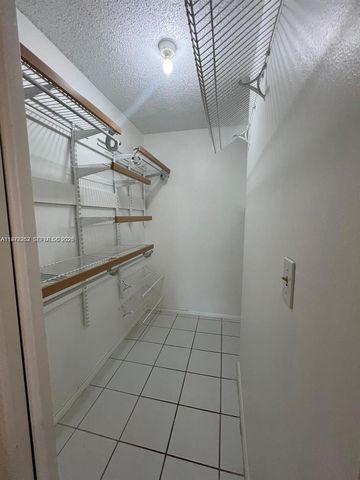455 S Pine Island Road 410C, Plantation, FL 33324