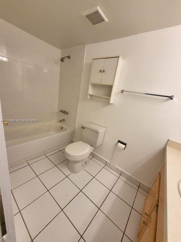 455 S Pine Island Road 410C, Plantation, FL 33324