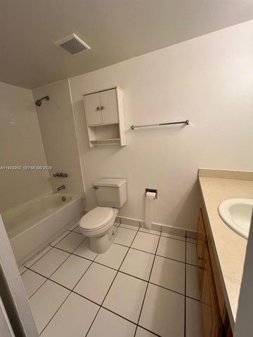 455 S Pine Island Road 410C, Plantation, FL 33324