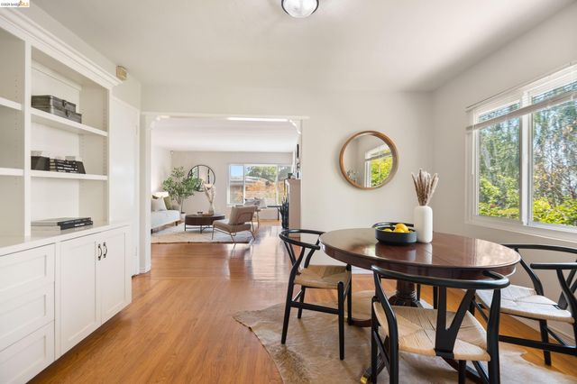 908 Prospect Ave, Oakland, CA 94610
