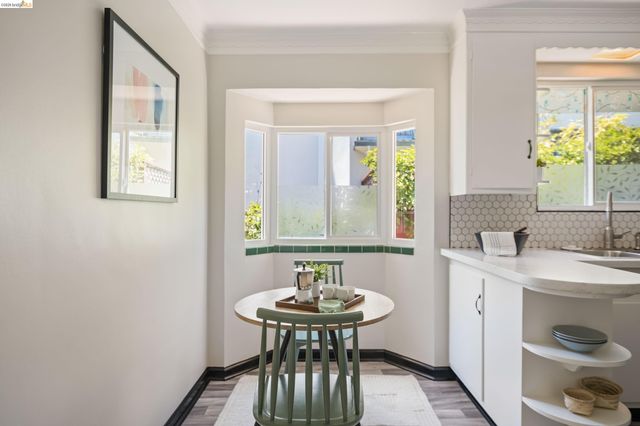 908 Prospect Ave, Oakland, CA 94610