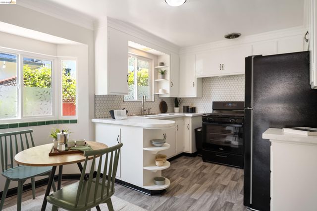 908 Prospect Ave, Oakland, CA 94610