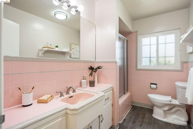 908 Prospect Ave, Oakland, CA 94610