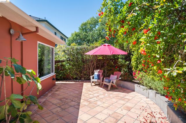 908 Prospect Ave, Oakland, CA 94610