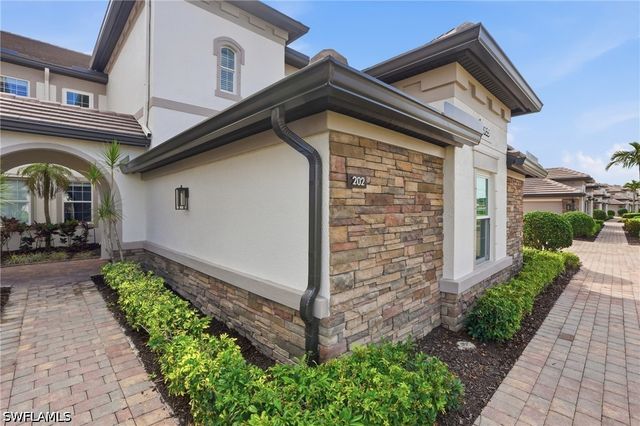 9536 Ironstone TER 202, Naples, FL 34120