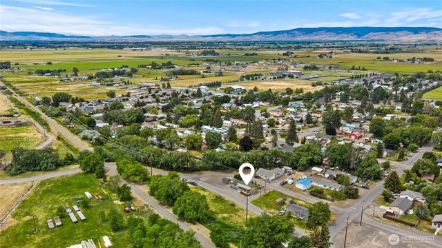 308 W 1st Avenue, Kittitas, WA 98934