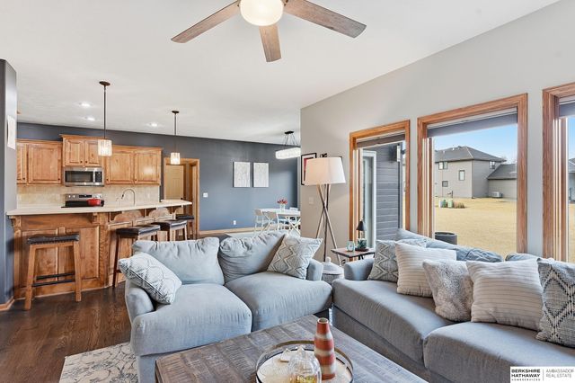 826 S 190th Avenue, Omaha, NE 68022