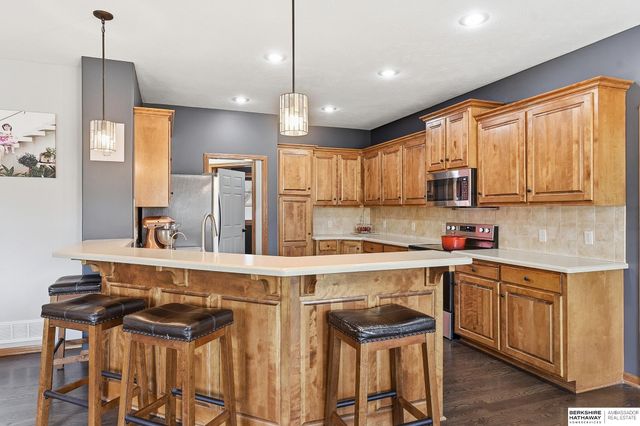 826 S 190th Avenue, Omaha, NE 68022