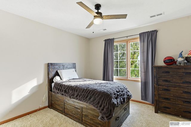 826 S 190th Avenue, Omaha, NE 68022