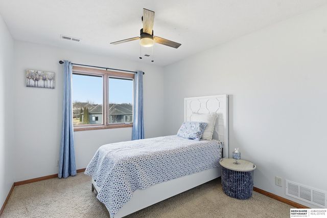 826 S 190th Avenue, Omaha, NE 68022