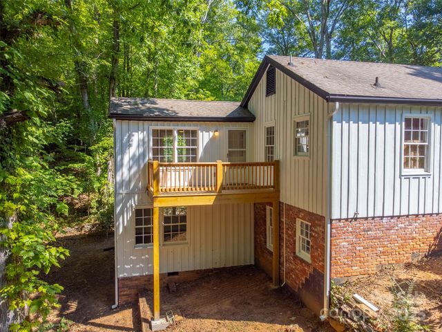 197 Briar Patch Road, Cullowhee, NC 28723
