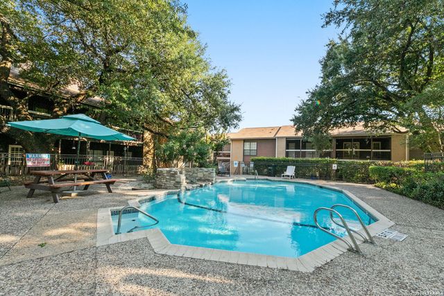 8655 Datapoint Dr Apt 212, San Antonio, TX 78229