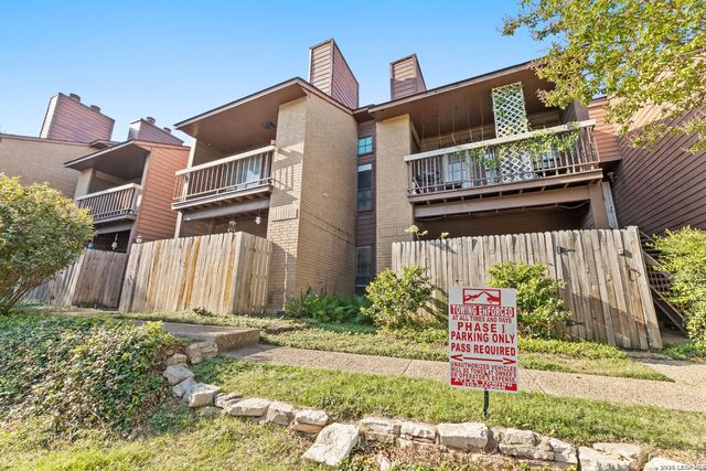 8655 Datapoint Dr Apt 212, San Antonio, TX 78229