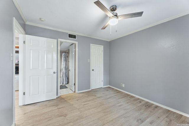 8655 Datapoint Dr Apt 212, San Antonio, TX 78229