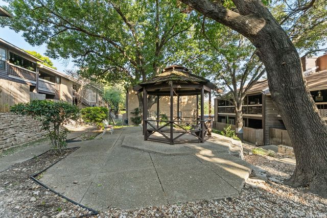 8655 Datapoint Dr Apt 212, San Antonio, TX 78229