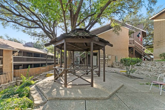 8655 Datapoint Dr Apt 212, San Antonio, TX 78229